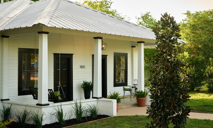 Llano House | Hill Country Hickory House-Walk to Llano River & Downtown-Free Gym Access