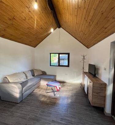 Cacica Ski Chalet | Hill's Peak