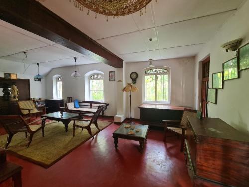 Thiranagama Resort | Hill Side Kings Villa (Colonial Bungalow)