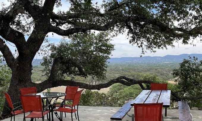 Utopia House | Hill-Top Oasis with Private pool and Hot tub Minutes from Garner and Lost Maples