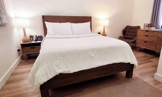 St. George's Hotel | Hillcrest Boutique Hotel, Main Villa Upper Floor Queen