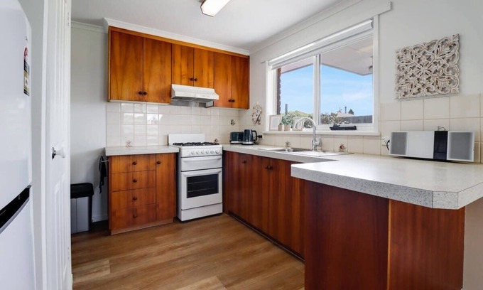 Newcomb House | Hillford Charm I Geelong CBD I Pet Friendly
