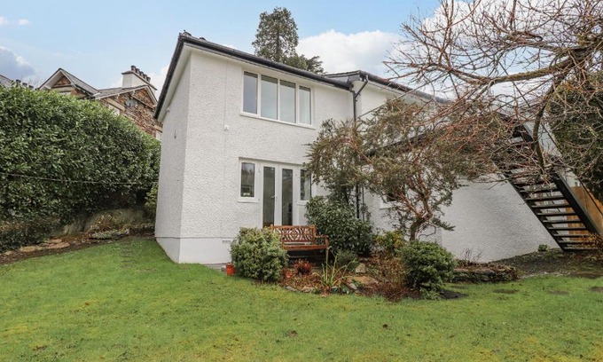 Ambleside House | Hillhead