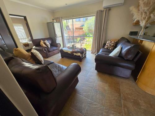 Langenhoven Park Apartment | Hillock