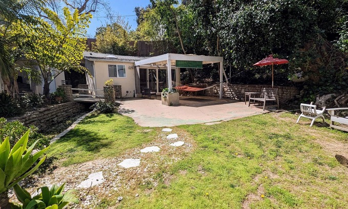 Beverly Glen Apartment | Hillside Bungalow near UCLA, Bel Air with Patio, Garden & Parking
