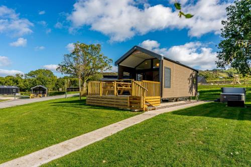 Caersws Resort | Hillside Cabin