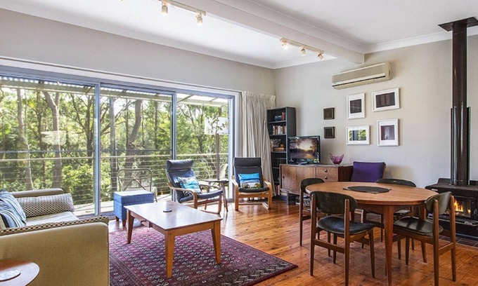 Pearl Beach House | Hillside Hideaway - WIFI & Pet Friendly