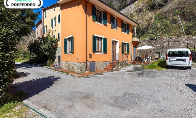 Macchino House | Hillside Home in Marliana