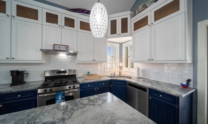 Zenda House | Hillside House Lake Geneva