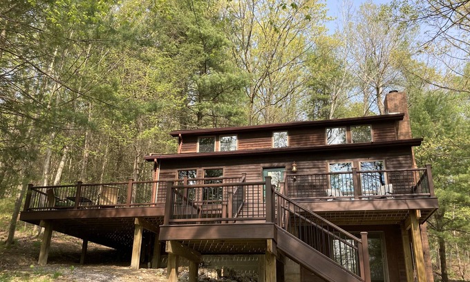 Geneseo Cabin | Hillside Timber Cabin - wooded area, close to Conesus Lake