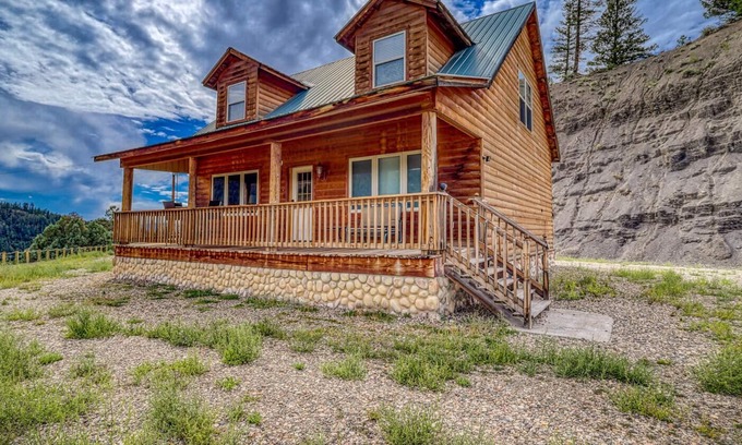 Pagosa Springs Cabin | Hilltop Cabin tucked in Rural Pagosa, Views!