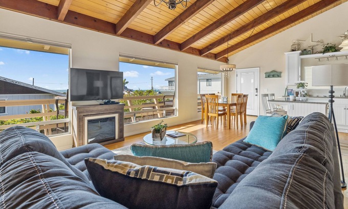 Morro Bay House | Hilltop Haven with panoramic views of Morro Bay Rock & Pacific Ocean with deck