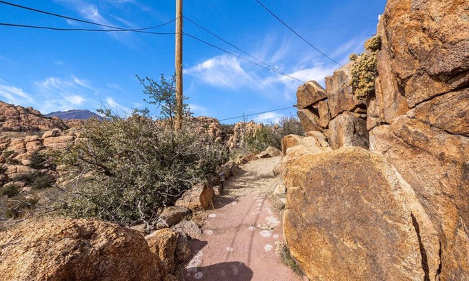 Prescott Cabin | Hilltop Hideaway