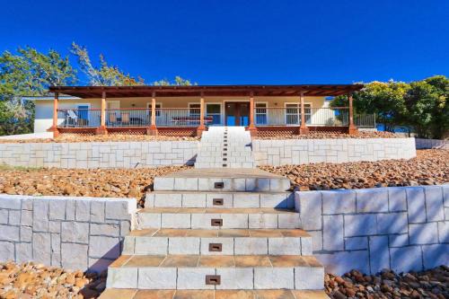 Fredericksburg House | Hilltop Stop
