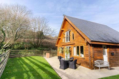 Little Petherick House | Hillview
