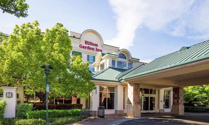 Fairfield Hotel | Hilton Garden Inn Fairfield