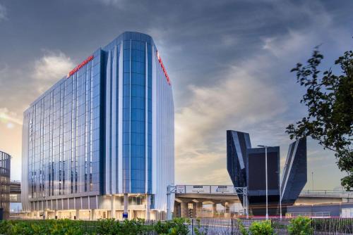 Heathrow Villages Hotel | Hilton Garden Inn London Heathrow Terminal 2 and 3