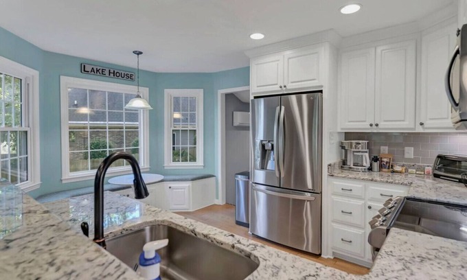 Chapin Apartment | Hilton Lake Getaway w/Hot Tub & Two Fire Pits