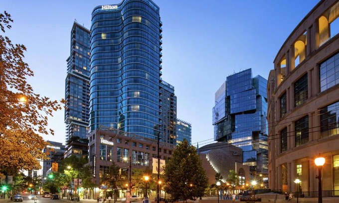 Central Hotel | Hilton Vancouver Downtown, BC, Canada