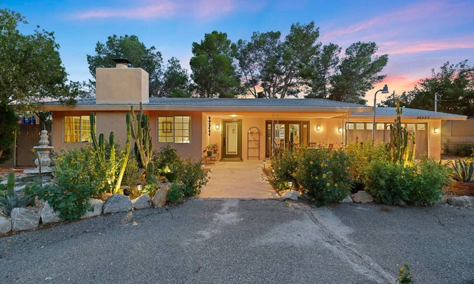 Morongo Valley House | Hipster Chic Dog-Friendly Oasis in Morongo Valley