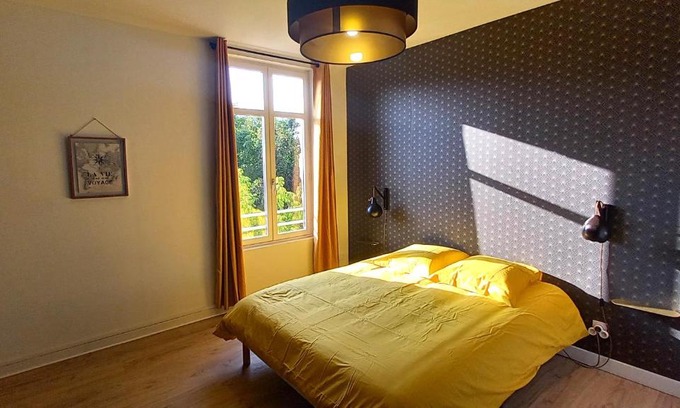 Saumur House | Histoire de Loire - Savennières sdb partagée