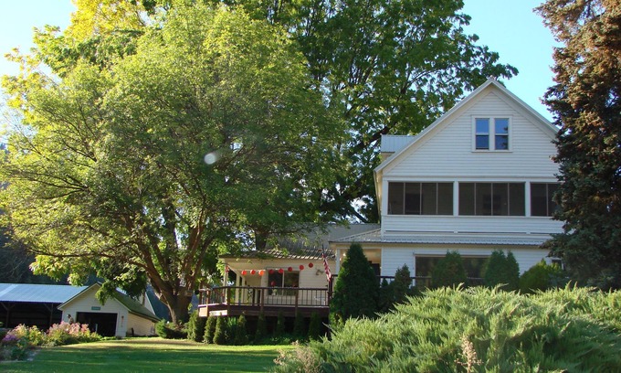 Cashmere Other | Historic 1906 Grand Farmhouse in Cashmere's scenic Brender Canyon on 20 acres