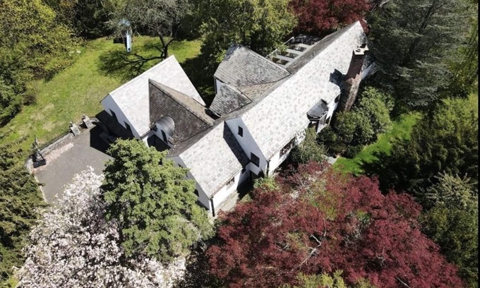 Stamford House | Historic 6-Bdrm Tudor Estate w pool/tennis access