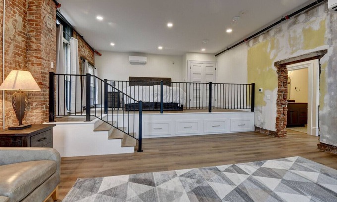 Millersburg Apartment | Historic American Hall Kaufman Suite