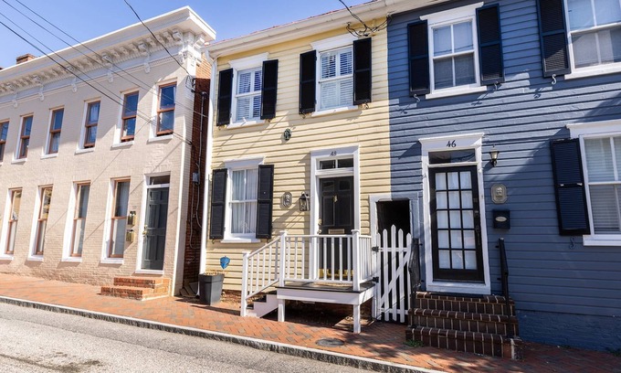 Historic District House | Historic Annapolis Retreat – Steps from the Statehouse & City Dock with Parking and Private Patio