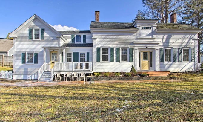 Bath House | Historic Bath Home, Walk to Waterfront Park!