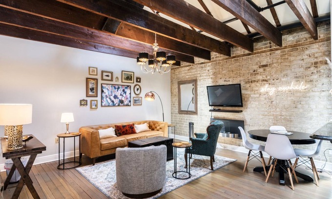 Historic District - North Condo | ☆ Historic Broughton St. Loft ☆ Mod-Industrial 2/2 w/View, Parking, Shuffleboard