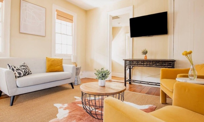 Radcliffeborough House | Historic Charleston Charm