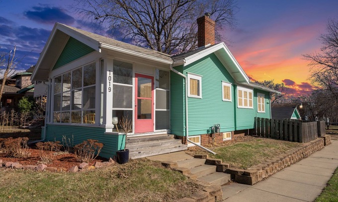 Sioux Falls House | Historic Charm Across from Terrace Park: A Sioux Falls Sanctuary