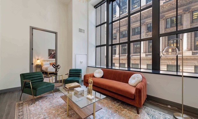 Downtown Chicago Apartment | Historic Charm + Modern Comfort for Tourists