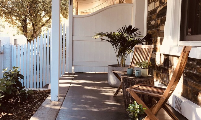 Glenelg South House | Historic cottage by Glenelg Beach