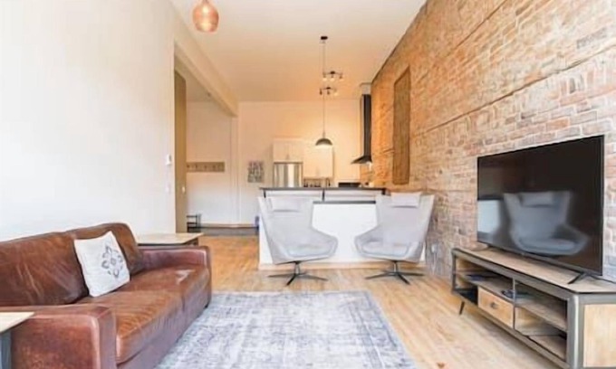 Historic Downtown Fernie Apartment | Historic downtown apartment/Fully renovated