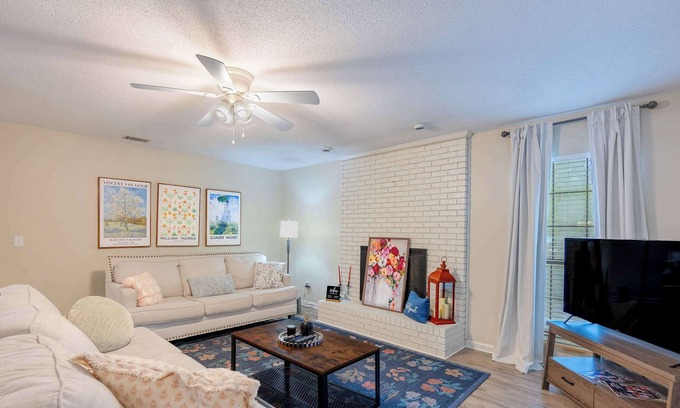 Statesboro House | Historic Downtown Hideaway