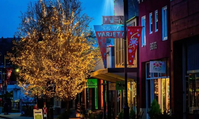 Oak Harbor House | Historic Downtown Oak Harbor Beach getaway#1