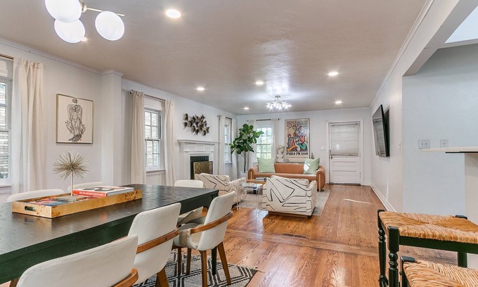 Corridor South House | Historic Elegance in Crown Heights - Steps to Parks, Minutes to Fun