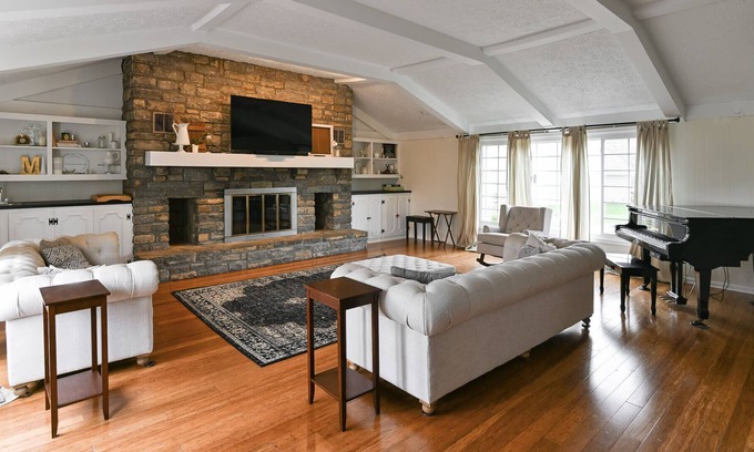 Union House | Historic Farmhouse w/Pool—Sleeps 10!