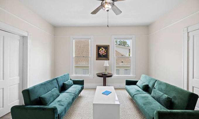 Mobile House | Historic Home in Oakleigh, Sleeps 10, Mardi Gras