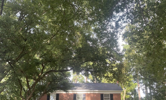 Nacogdoches House | Historic home on 2+ wooded acres w/ pool in heart of Nacogdoches