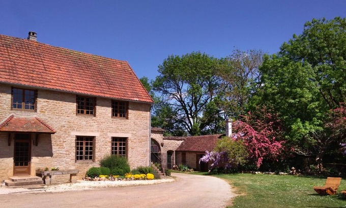 Eguilly House | Historic house with spa, sauna and hammam