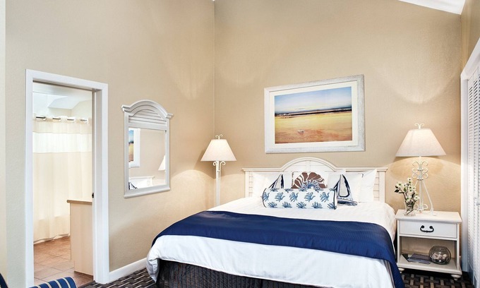 Jamestown Resort | Historic Island Retreat - Newport Overlook Resort