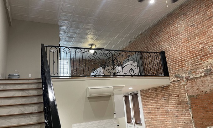 Rayne Apartment | Historic loft apartment sleeps 6 suite B
