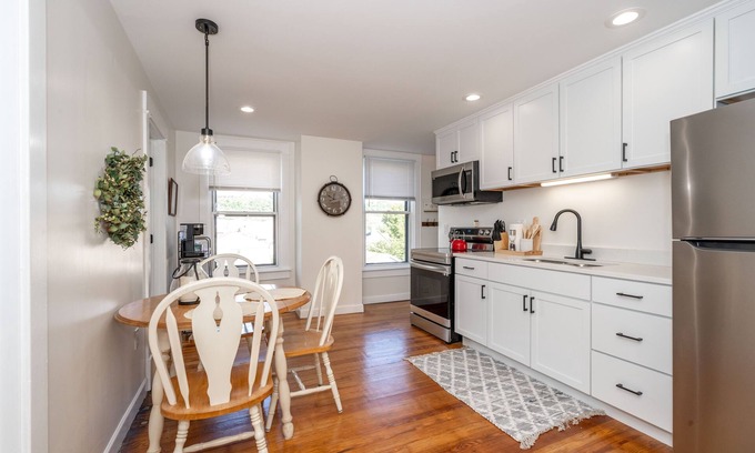 Ludlow Condo | Historic Ludlow is a quaint stay just off the Ohio River