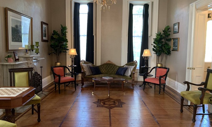 Hannibal House | Historic Mansion, Minutes from Downtown