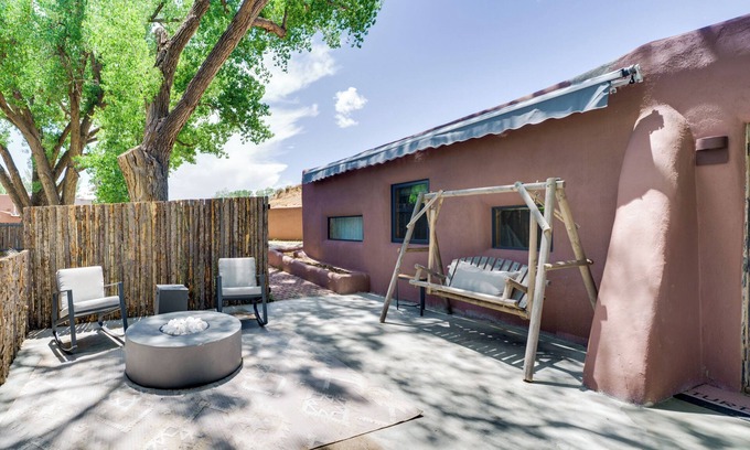 Taos House | Historic Millicent Rogers Guest House w/Hot Tub