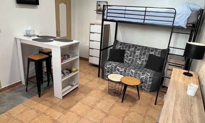 Clermont-Ferrand Apartment | Historic Montferrand Studio