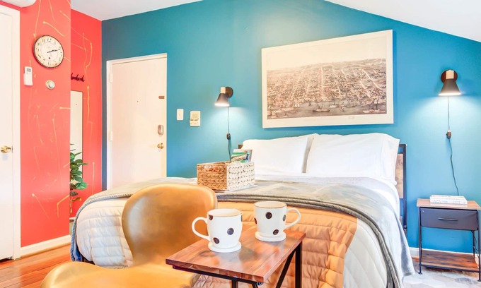 Old Town Alexandria Apartment | Historic OLD TOWN | Block 2 KING ST | 99 Walkscore